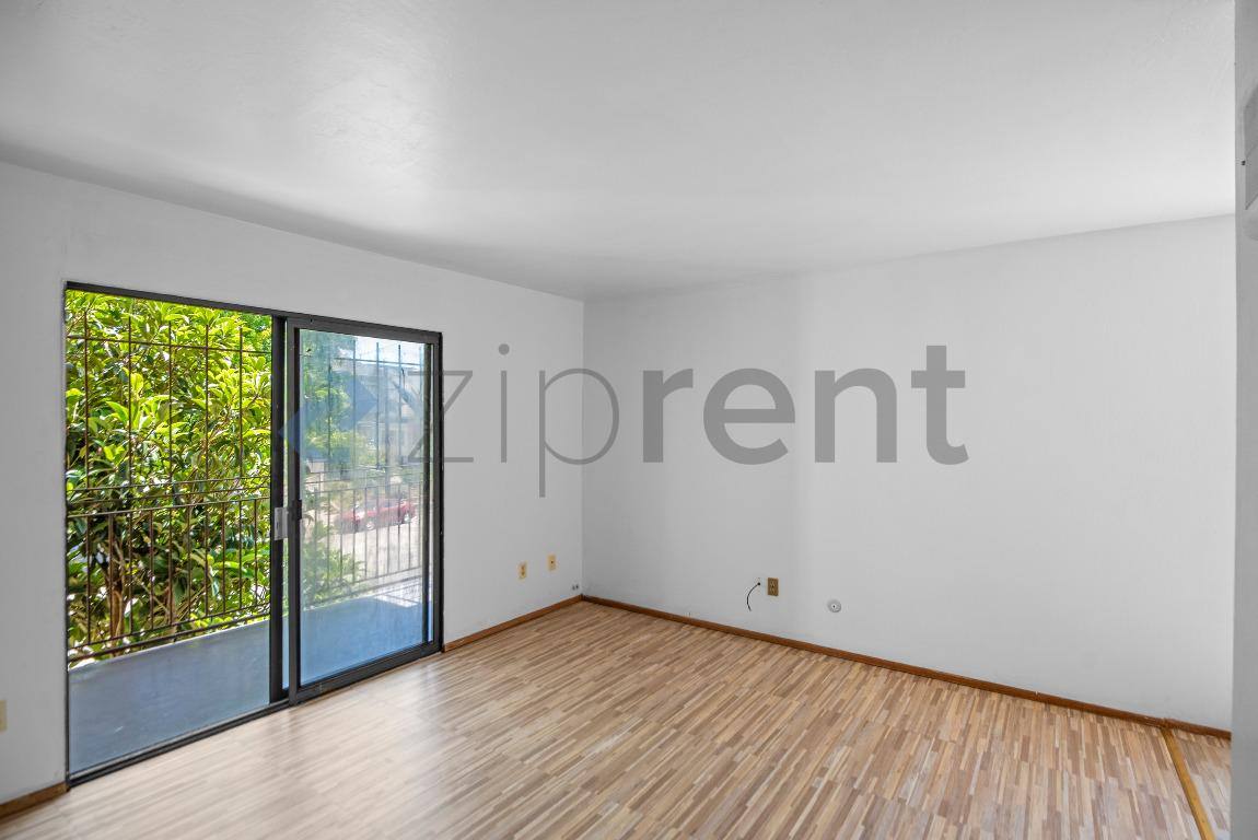 Apartment for rent at 321 Athol Ave #1, Oakland, CA 94606