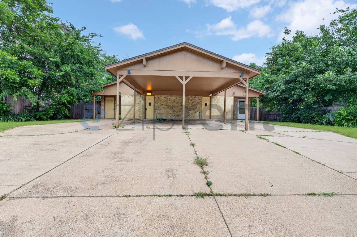 House for rent at 5020 Donnelly Ave 5022, Fort Worth, TX 76107