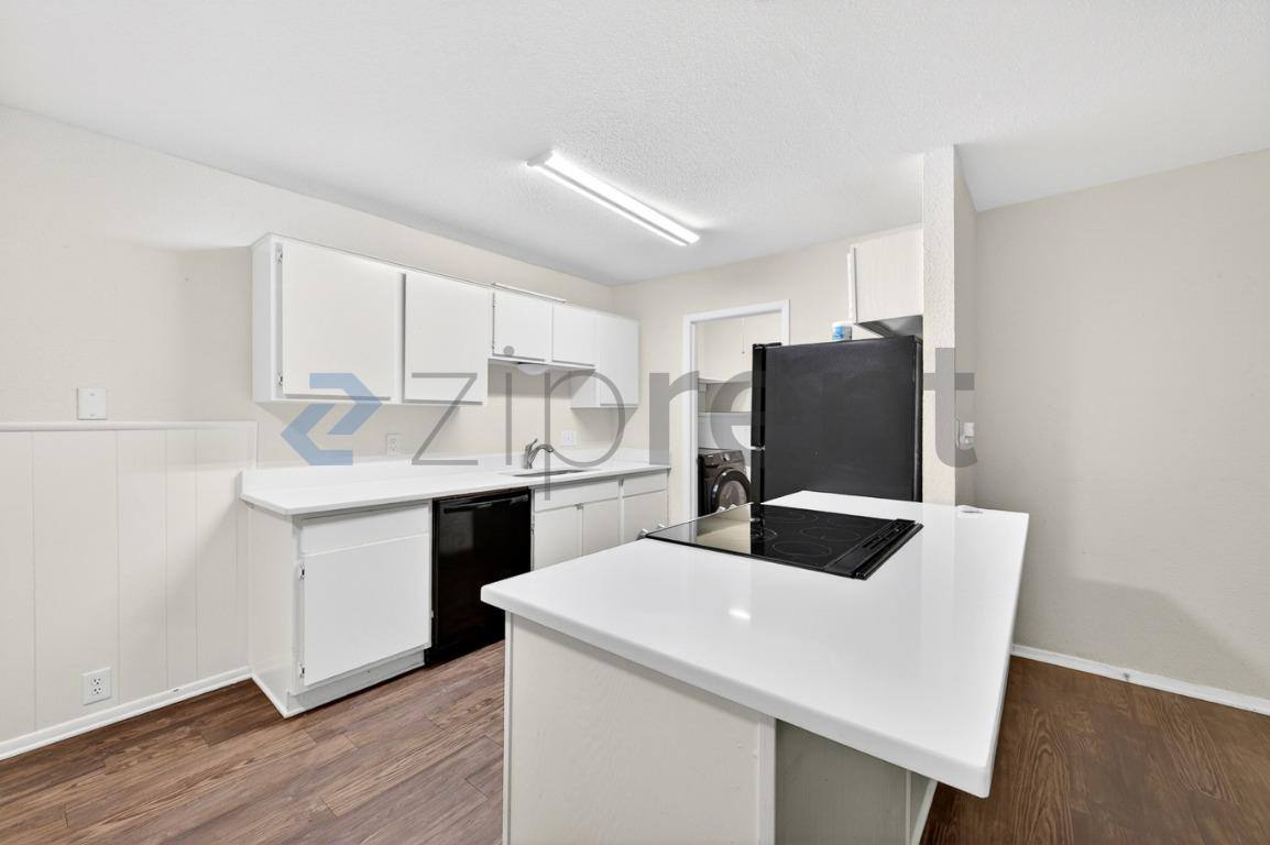 House for rent at 5020 Donnelly Ave 5022, Fort Worth, TX 76107