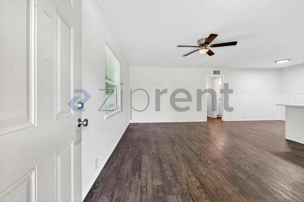 House for rent at 5020 Donnelly Ave 5022, Fort Worth, TX 76107