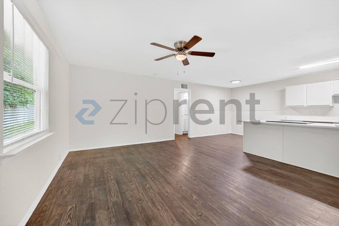 House for rent at 5020 Donnelly Ave 5022, Fort Worth, TX 76107