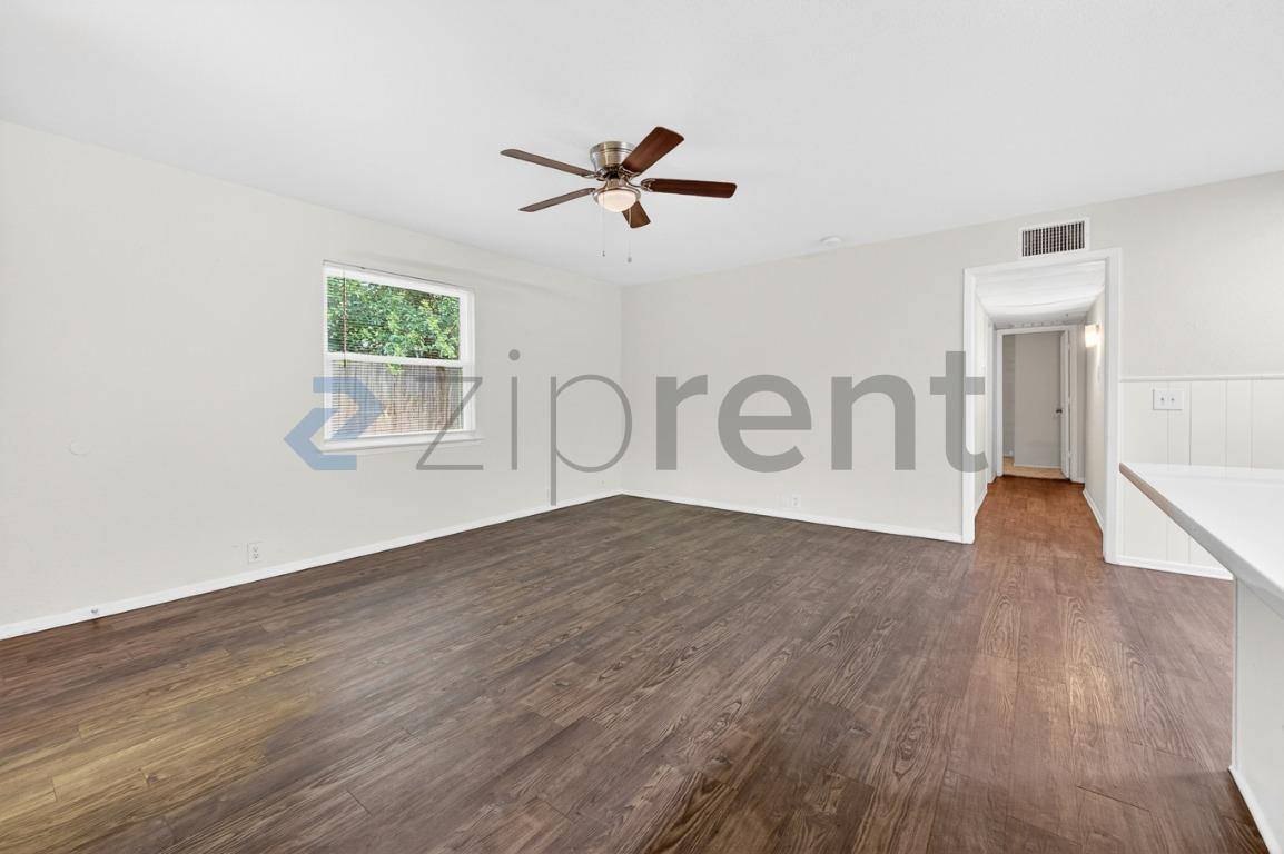 House for rent at 5020 Donnelly Ave 5022, Fort Worth, TX 76107