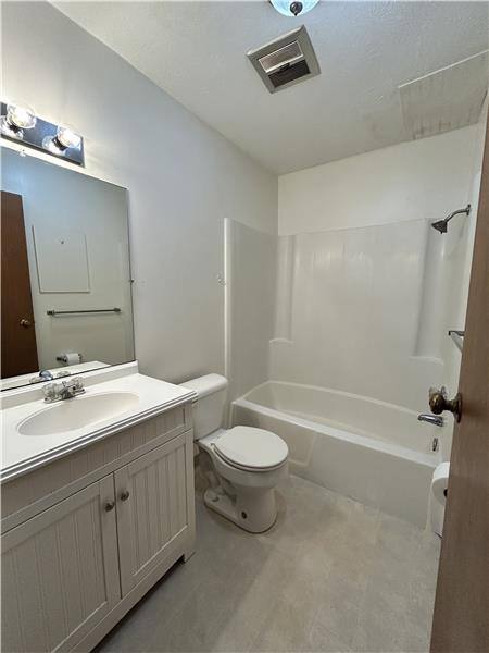 Apartment for rent at 200 W 36th St, Shadyside, OH 43947