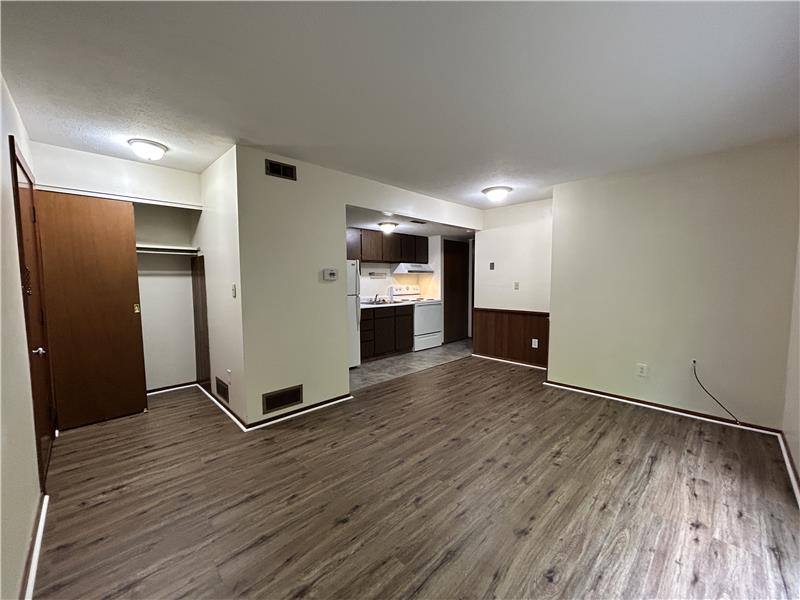 Apartment for rent at 200 W 36th St, Shadyside, OH 43947