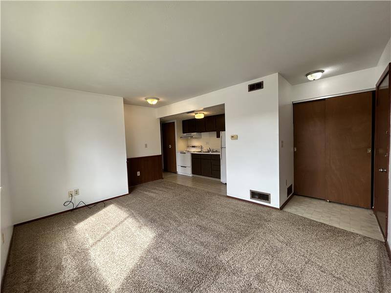 Apartment for rent at 200 W 36th St, Shadyside, OH 43947