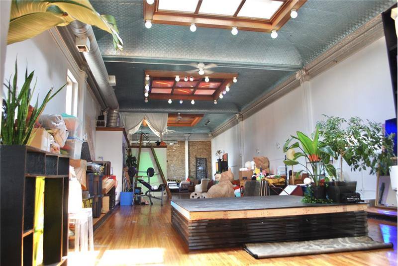 Apartment for rent at 1621 N Kedzie Ave #2, Chicago, IL 60647