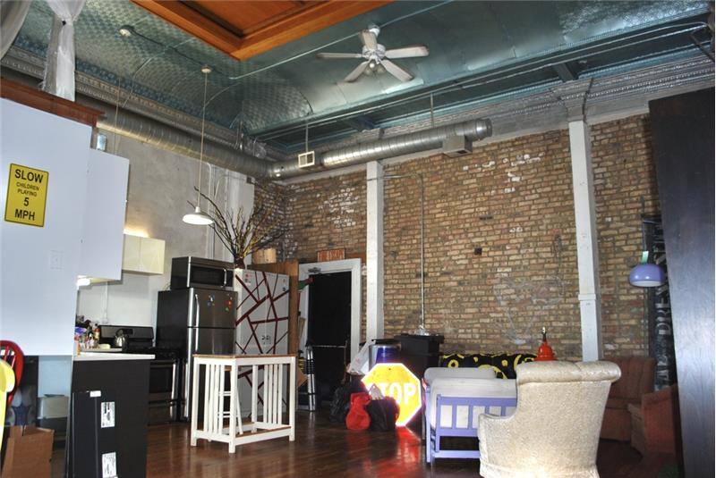 Apartment for rent at 1621 N Kedzie Ave #2, Chicago, IL 60647