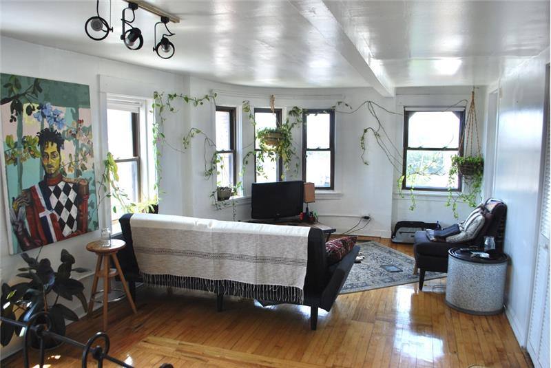 Apartment for rent at 1621 N Kedzie Ave #2, Chicago, IL 60647
