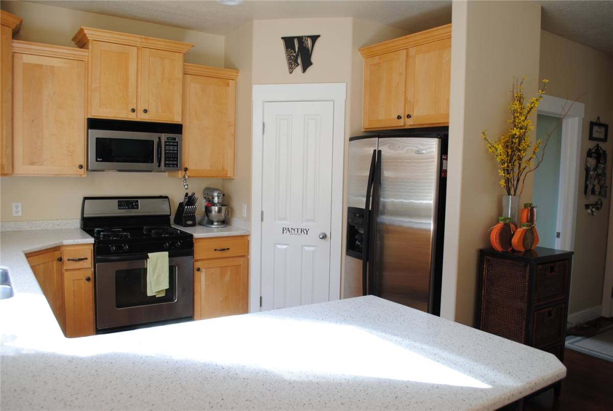House for rent at 9735 S Bluffside Dr, Sandy, UT 84092