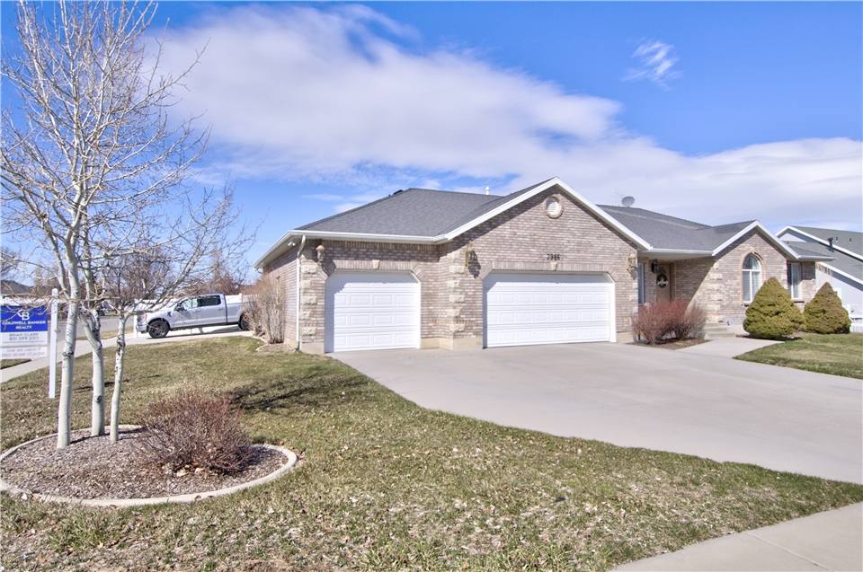 House for rent at 3986 W Deer Horn Dr, Riverton, UT 84065