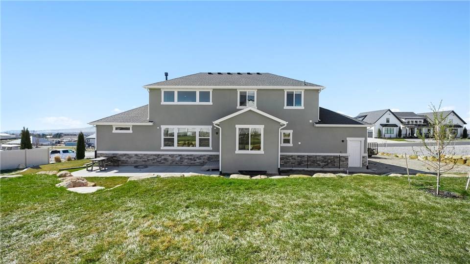 Apartment for rent at 2795 E Lakeside Dr, Eagle Mountain, UT 84005