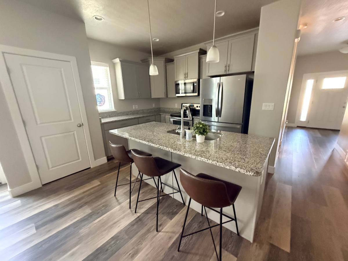 House for rent at 794 S Golden Leaf Way, Mapleton, UT 84664