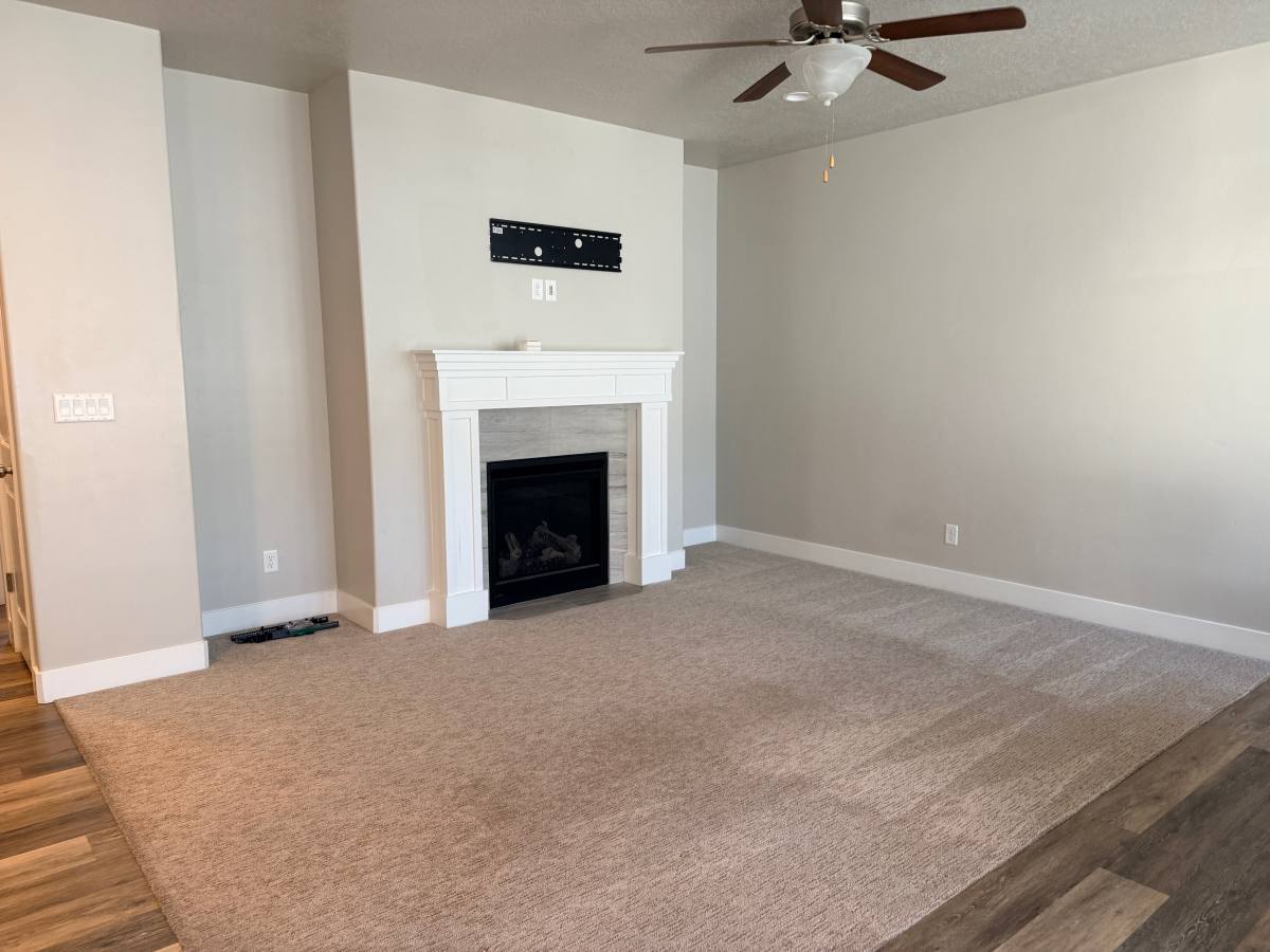 House for rent at 794 S Golden Leaf Way, Mapleton, UT 84664