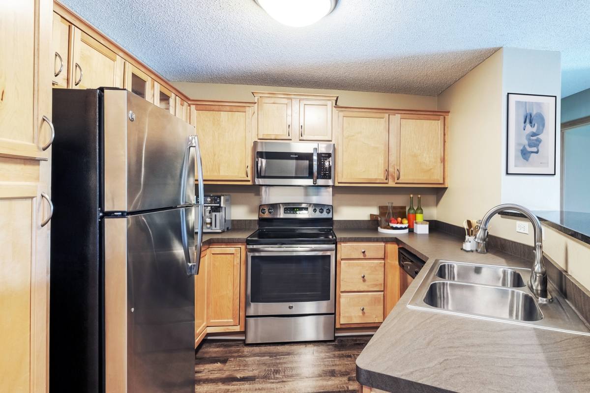 Townhouse for rent at Excelsior & Grand, 3820 Grand Way, Minneapolis, MN 55416