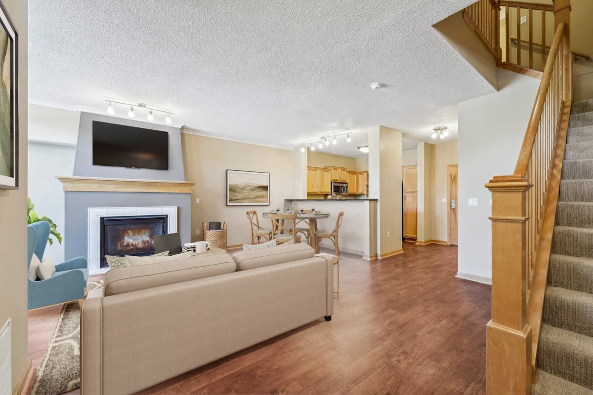 Townhouse for rent at Excelsior & Grand, 3820 Grand Way, Minneapolis, MN 55416