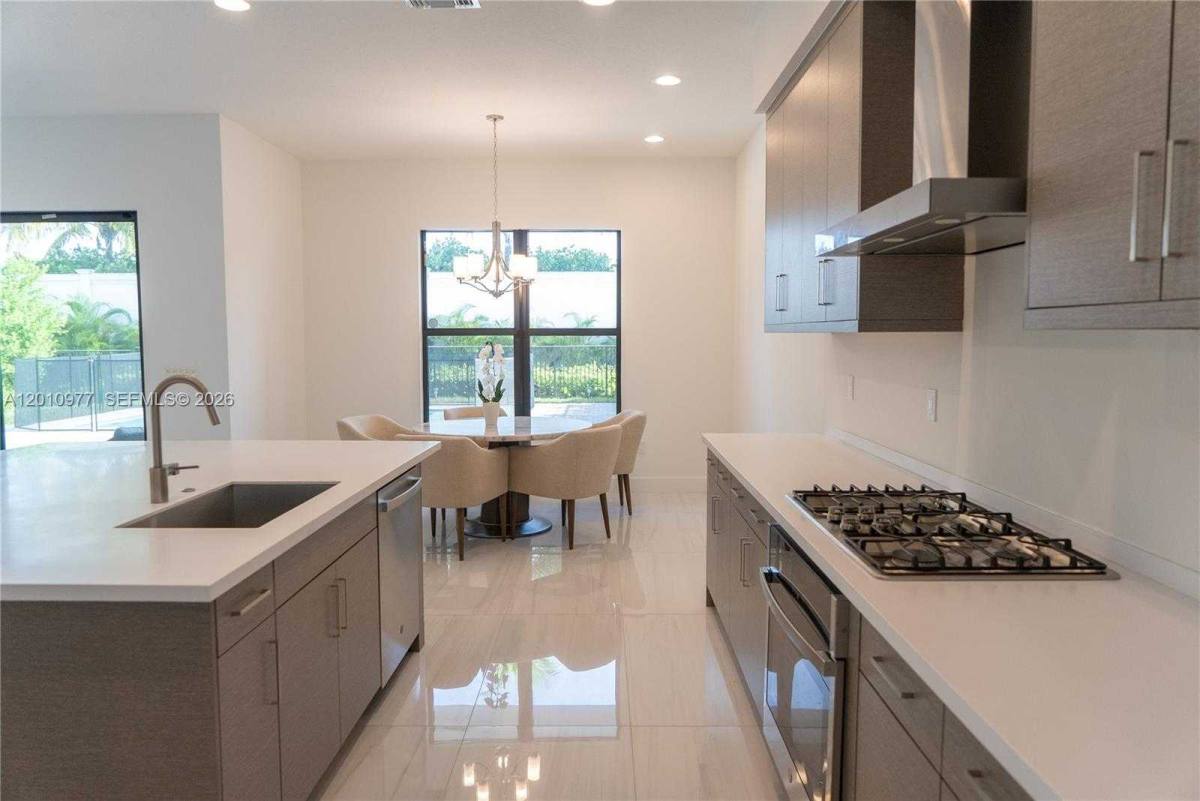 Apartment for rent at 8151 Laurel Falls Dr, Boca Raton, FL 33496