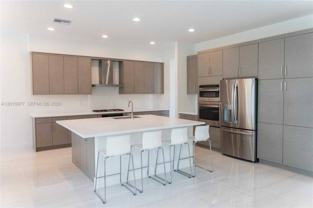 Apartment for rent at 8151 Laurel Falls Dr, Boca Raton, FL 33496