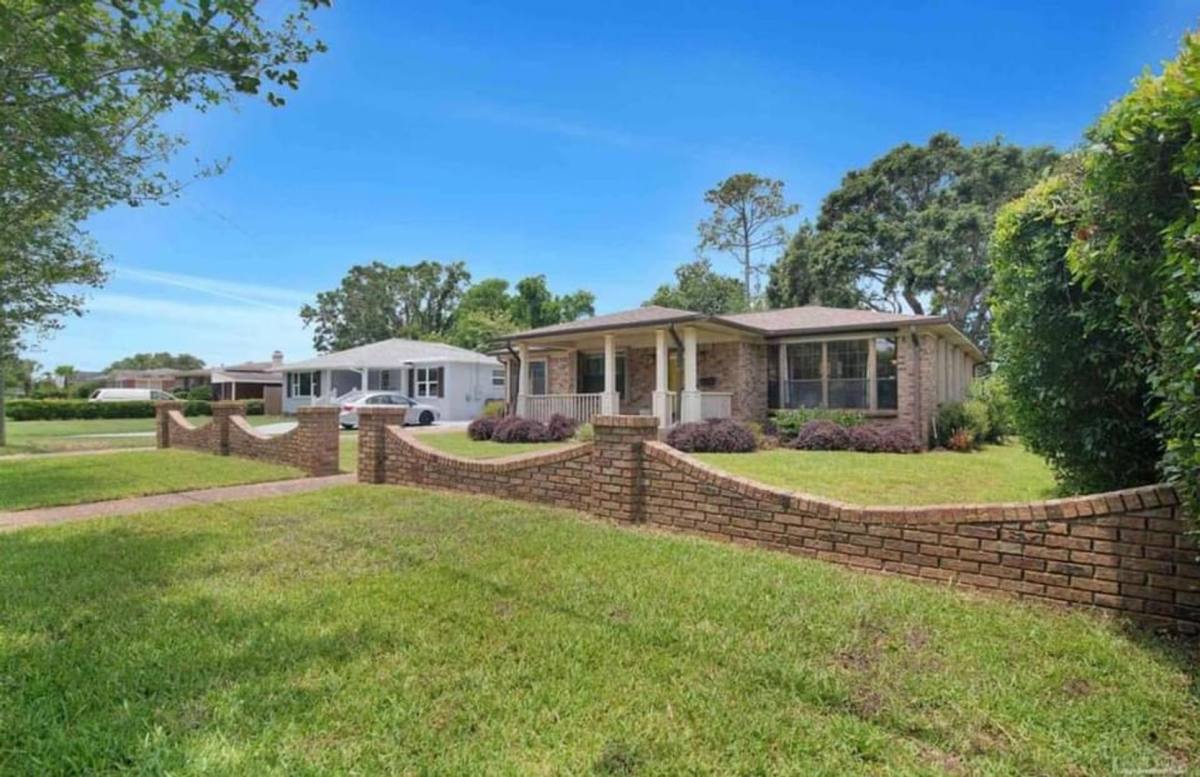 House for rent at 1660 E Hayes St, Pensacola, FL 32503