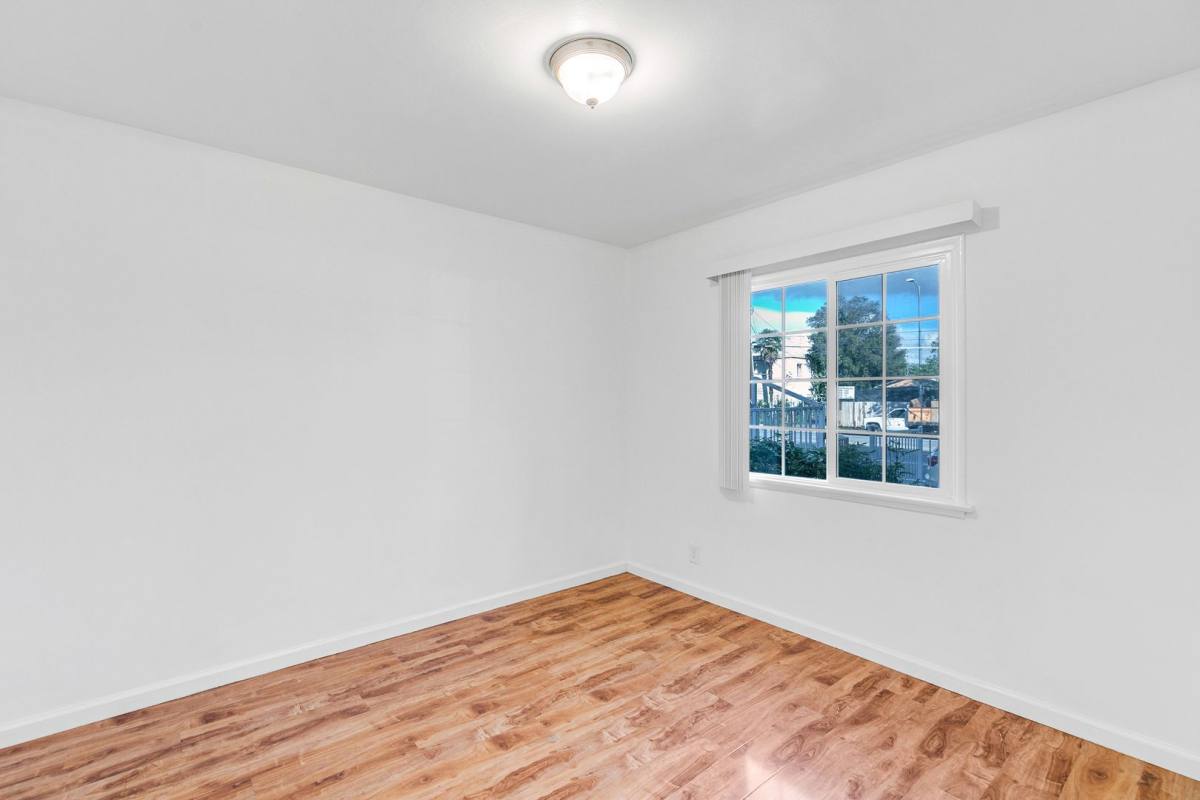 Apartment for rent at 6537-6543 Woodley Ave, Van Nuys, CA 91406