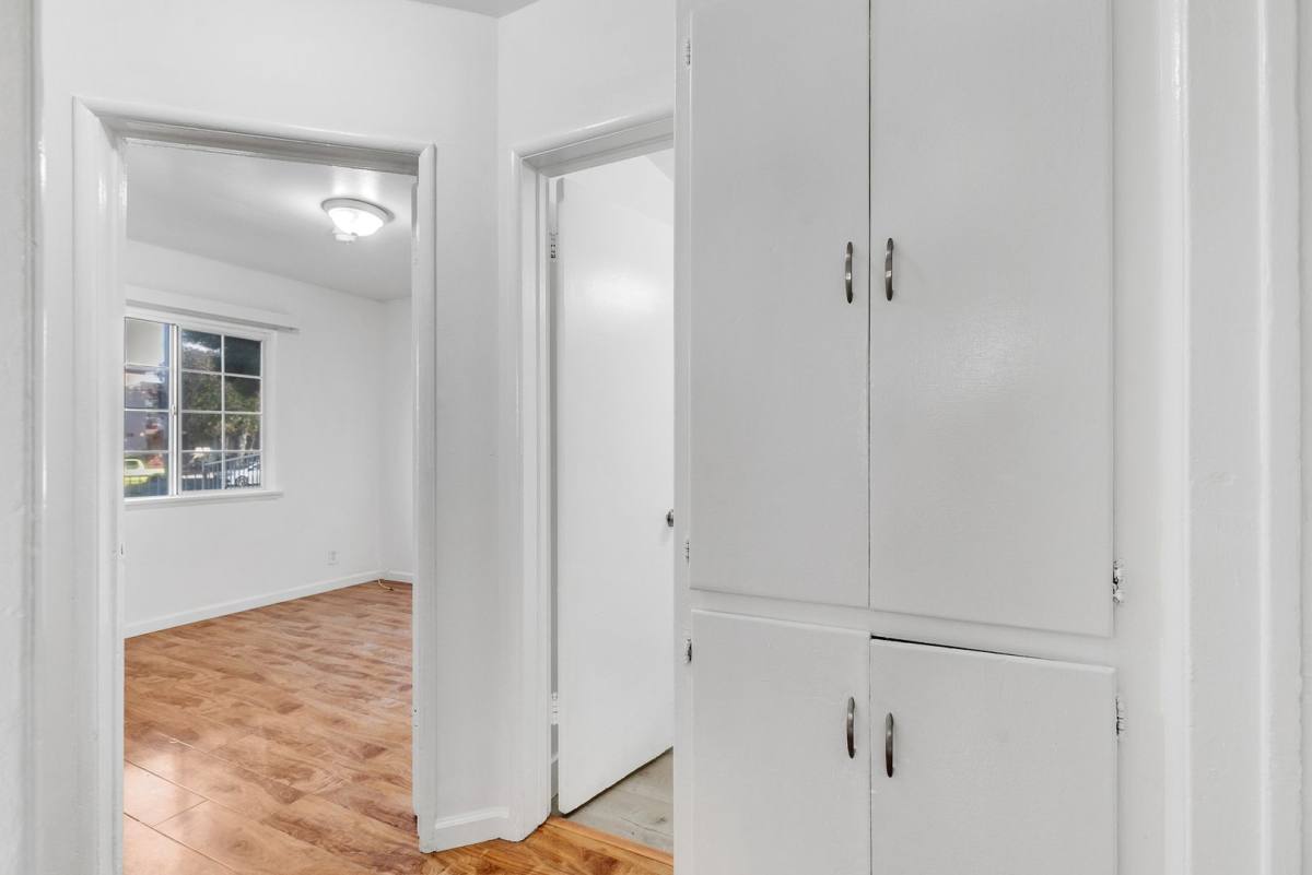 Apartment for rent at 6537-6543 Woodley Ave, Van Nuys, CA 91406