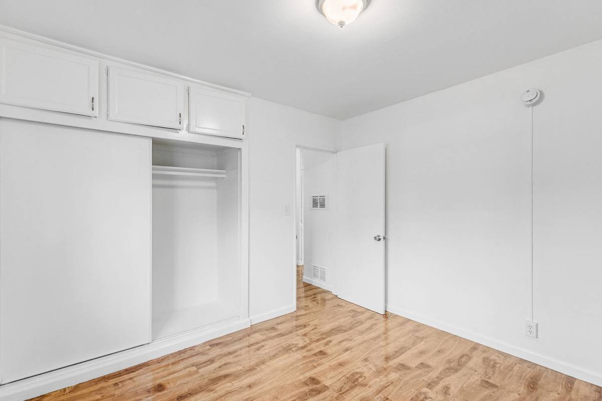 Apartment for rent at 6537-6543 Woodley Ave, Van Nuys, CA 91406