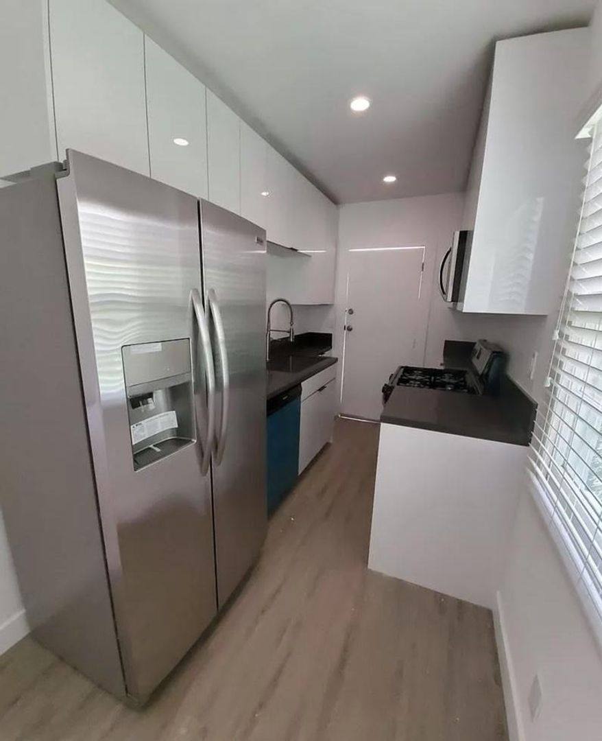 Apartment for rent at 1836 10th St, Santa Monica, CA 90404