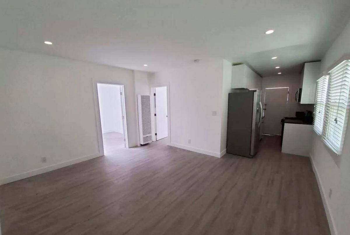 Apartment for rent at 1836 10th St, Santa Monica, CA 90404