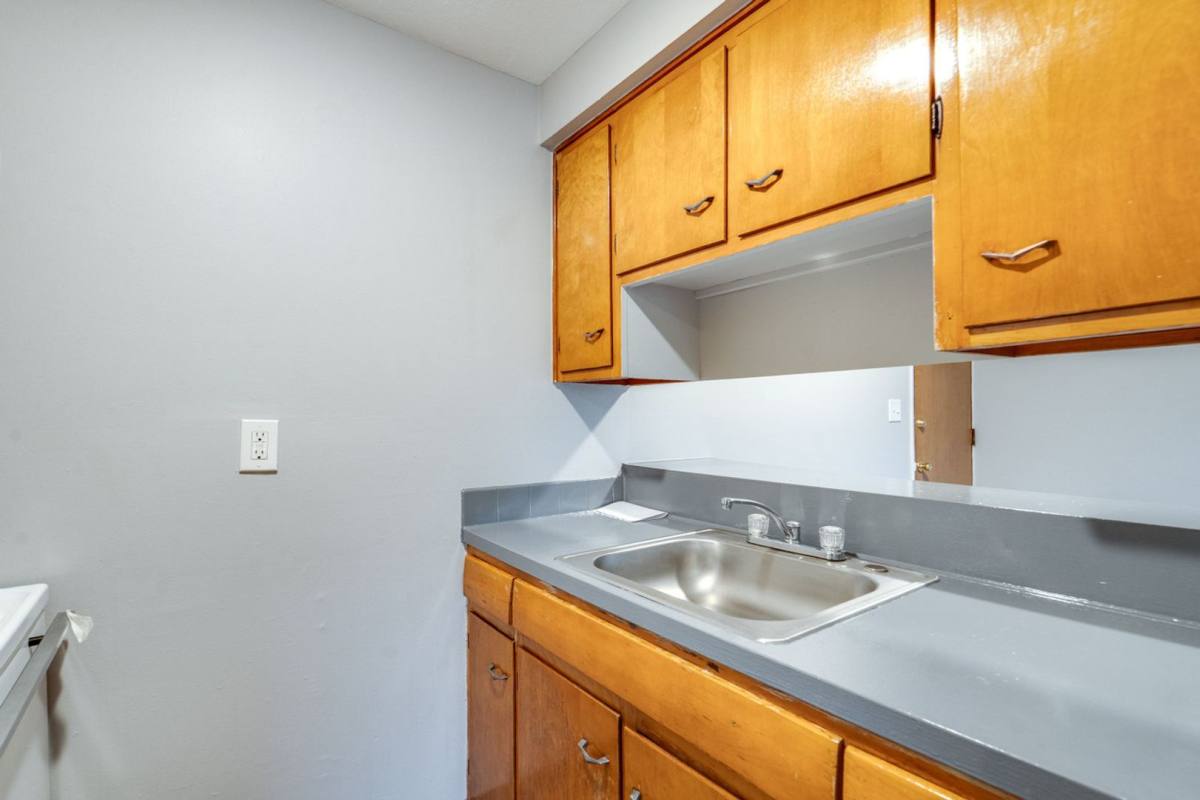 Apartment for rent at 3003 Archwood Ave, Cleveland, OH 44109