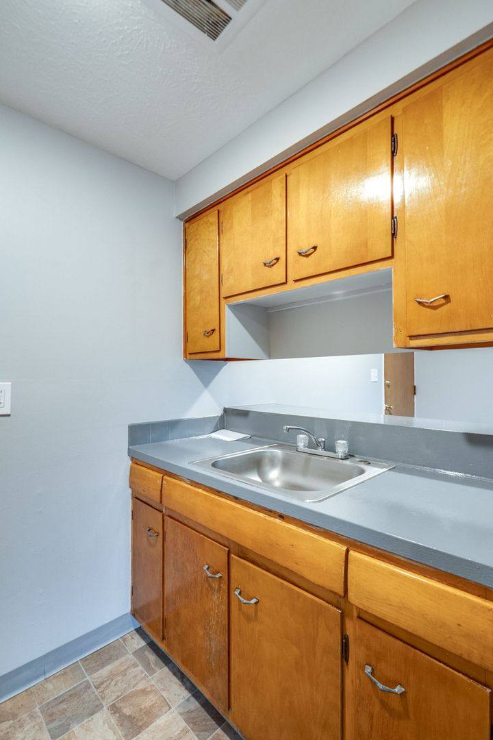 Apartment for rent at 3003 Archwood Ave, Cleveland, OH 44109
