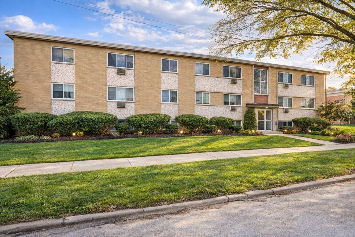 Apartment for rent at 3003 Archwood Ave, Cleveland, OH 44109