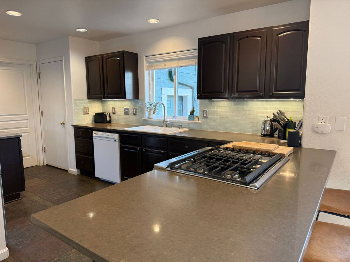 Townhouse for rent at 1579 NW Albany Ave, Bend, OR 97703