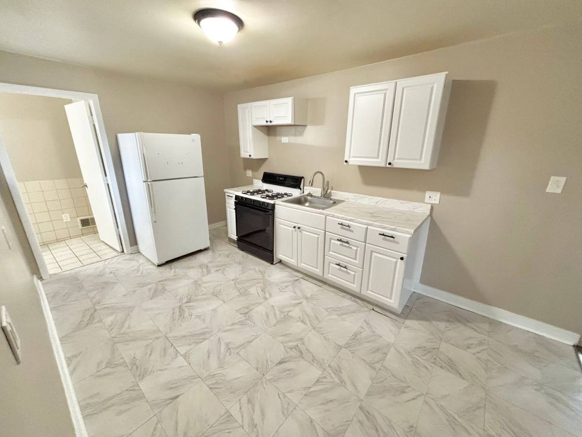 Apartment for rent at 52 Lorimer St, Rochester, NY 14608