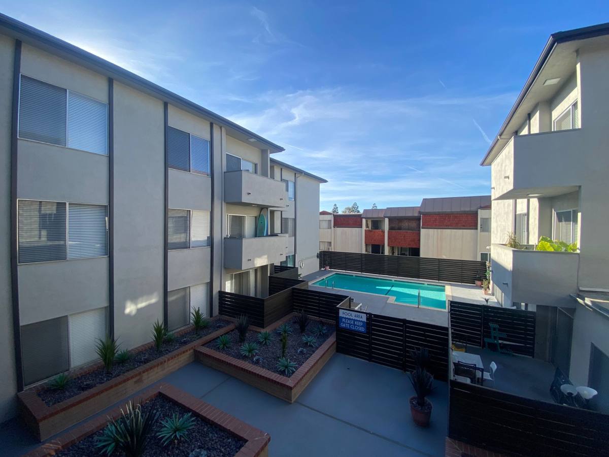 Apartment for rent at 5650 Windsor Way, Culver City, CA 90230