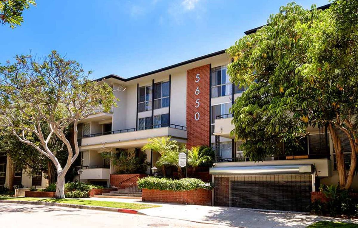 Apartment for rent at 5650 Windsor Way, Culver City, CA 90230
