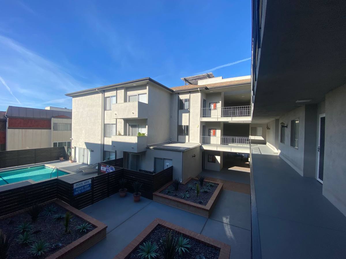 Apartment for rent at 5650 Windsor Way, Culver City, CA 90230
