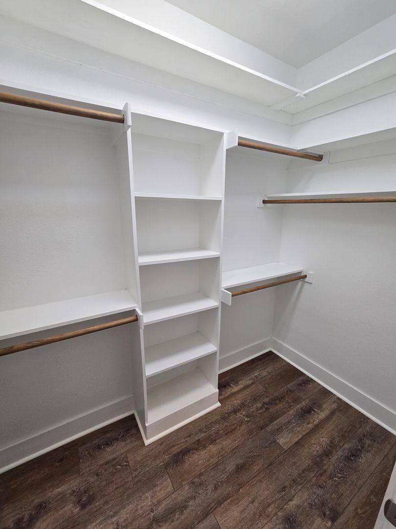 Townhouse for rent at 1303 Palm Springs Lane, Dallas, TX 75204