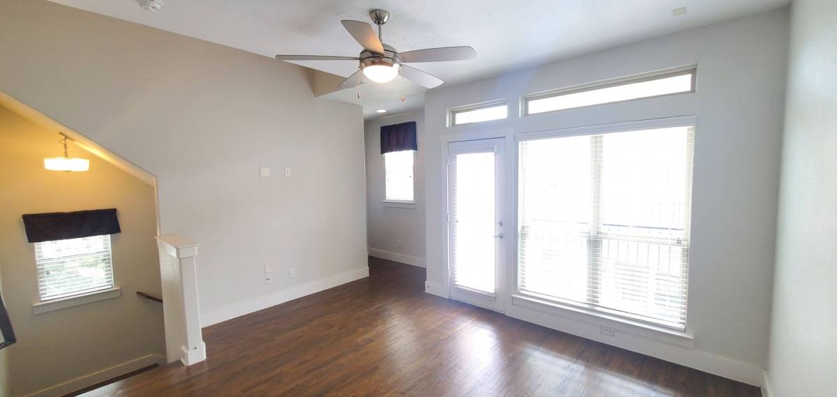 Townhouse for rent at 1303 Palm Springs Lane, Dallas, TX 75204
