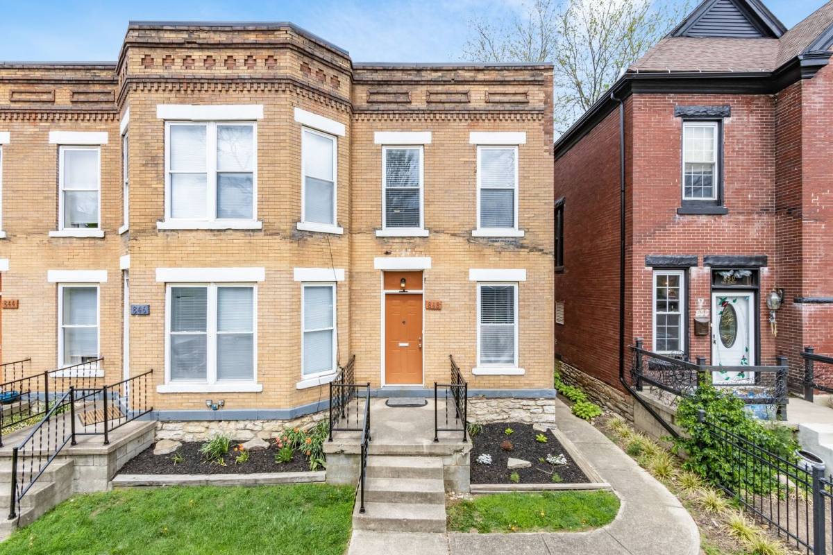 Townhouse for rent at 844-848 Oak St, Columbus, OH 43205