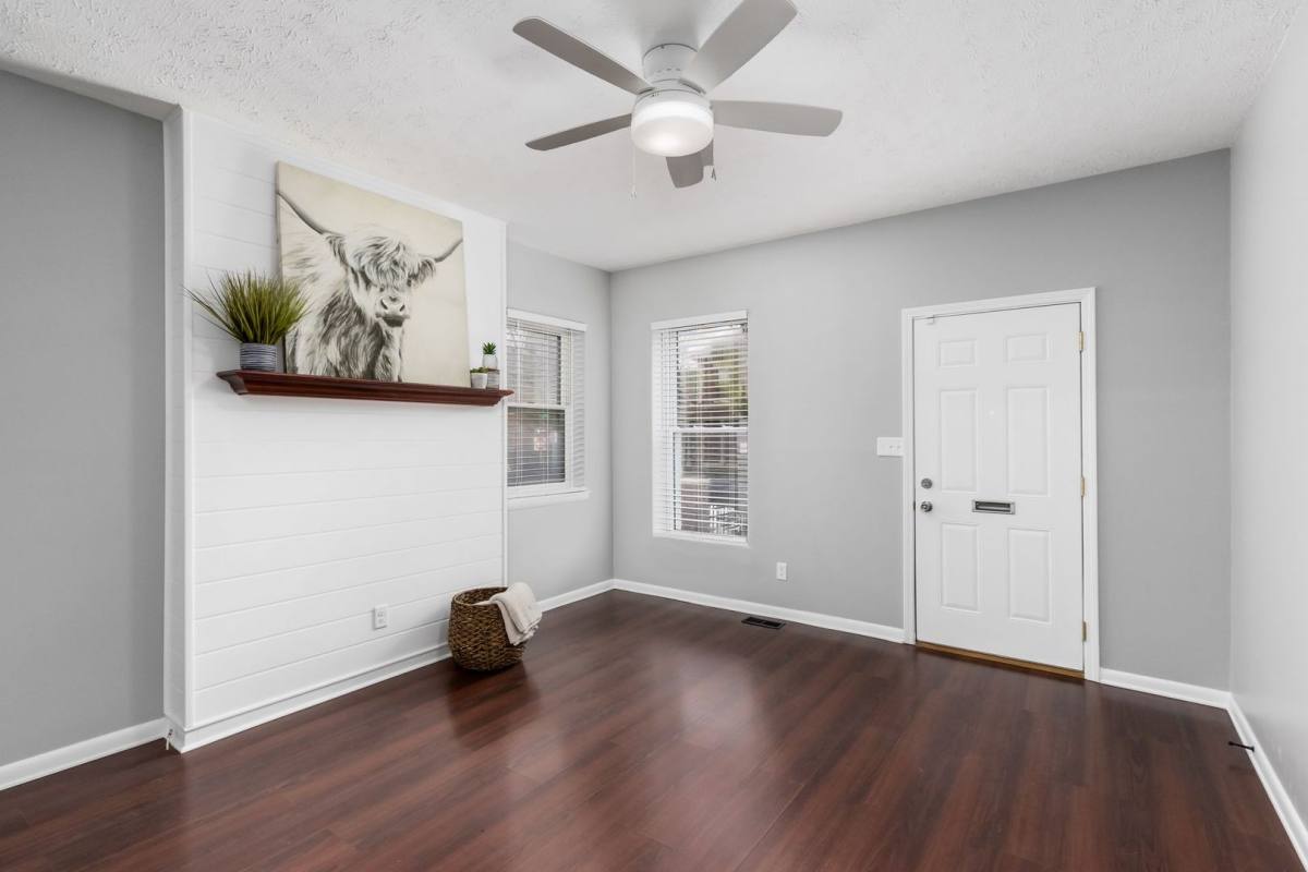 Townhouse for rent at 844-848 Oak St, Columbus, OH 43205