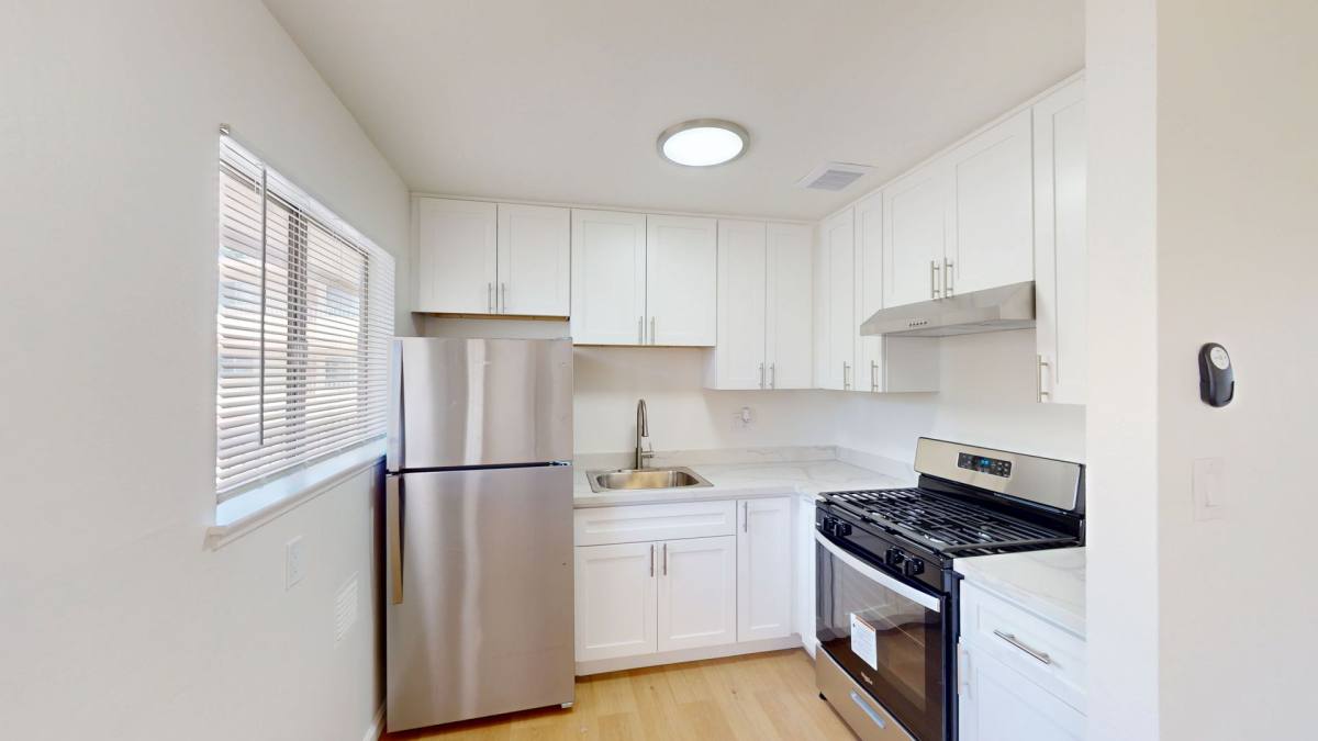 Apartment for rent at 1520 Castro St, Oakland, CA 94612