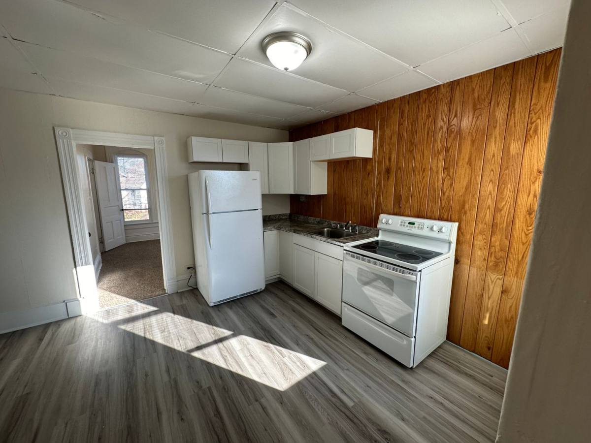 Apartment for rent at 515 S Center St, Grove City, PA 16127