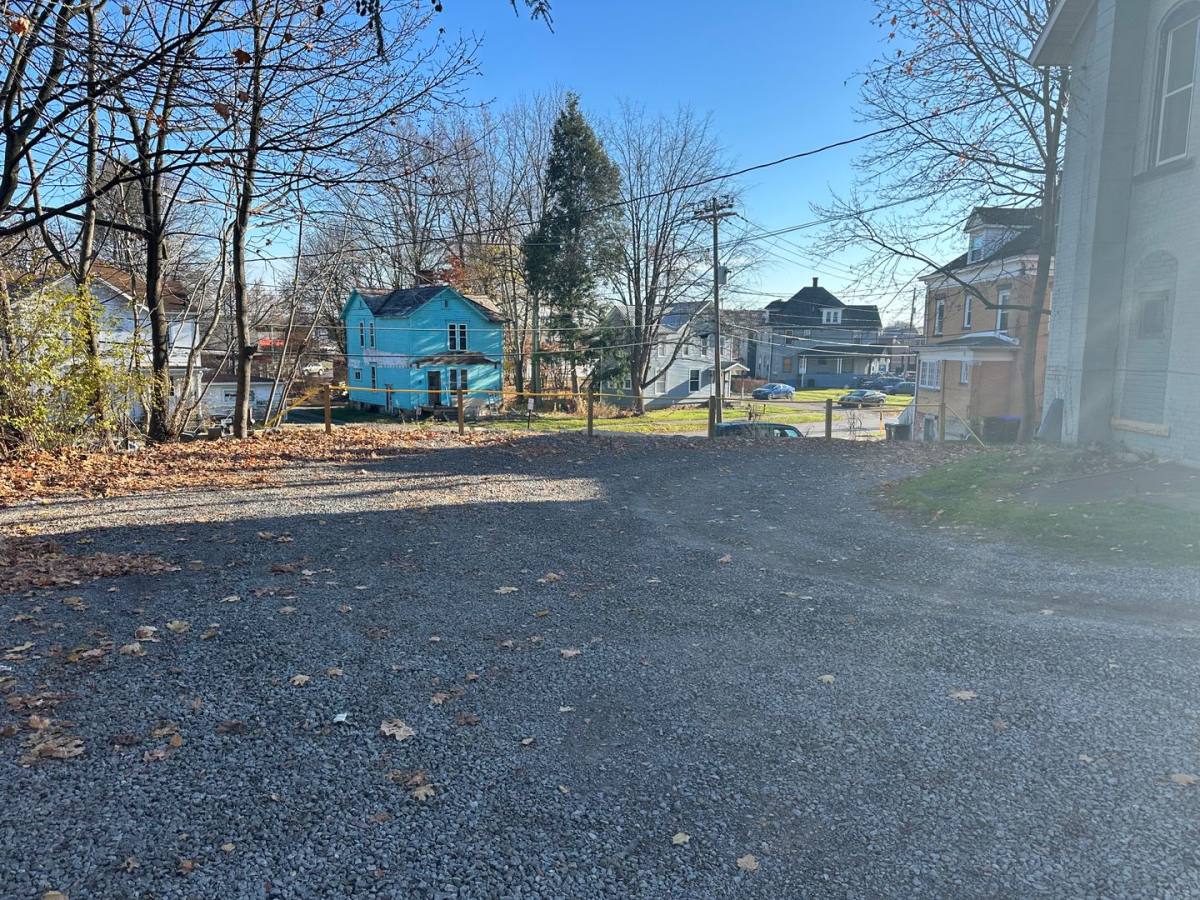 Apartment for rent at 515 S Center St, Grove City, PA 16127