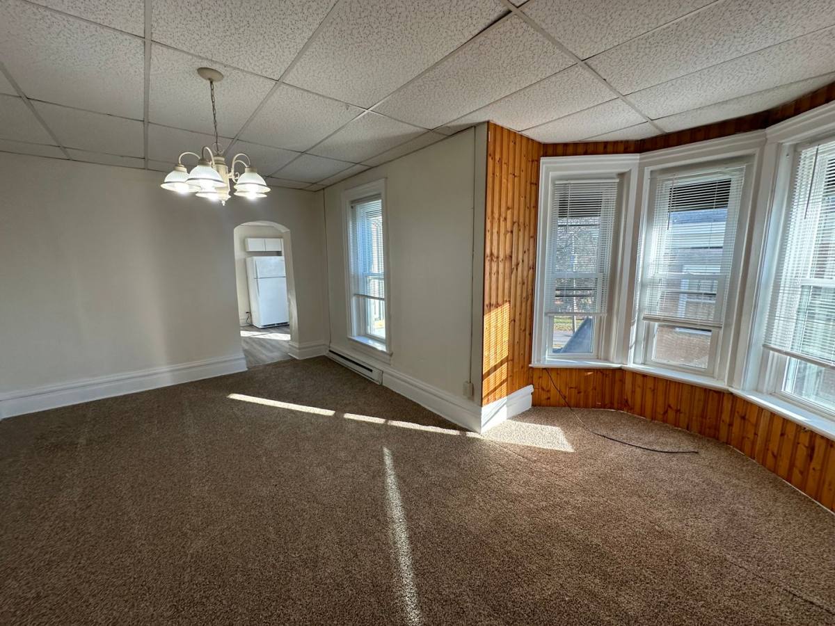 Apartment for rent at 515 S Center St, Grove City, PA 16127