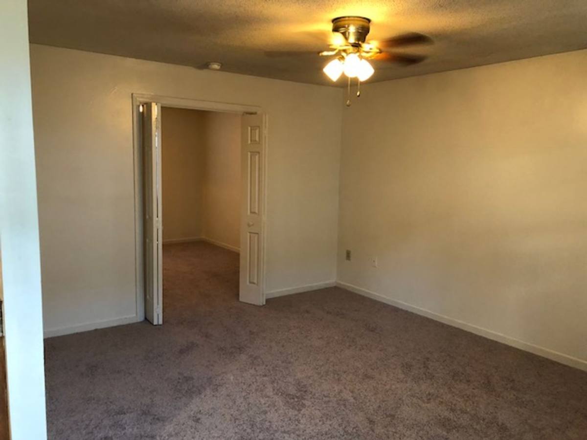 Apartment for rent at 213 Hampton Ave, Greenwood, SC 29646