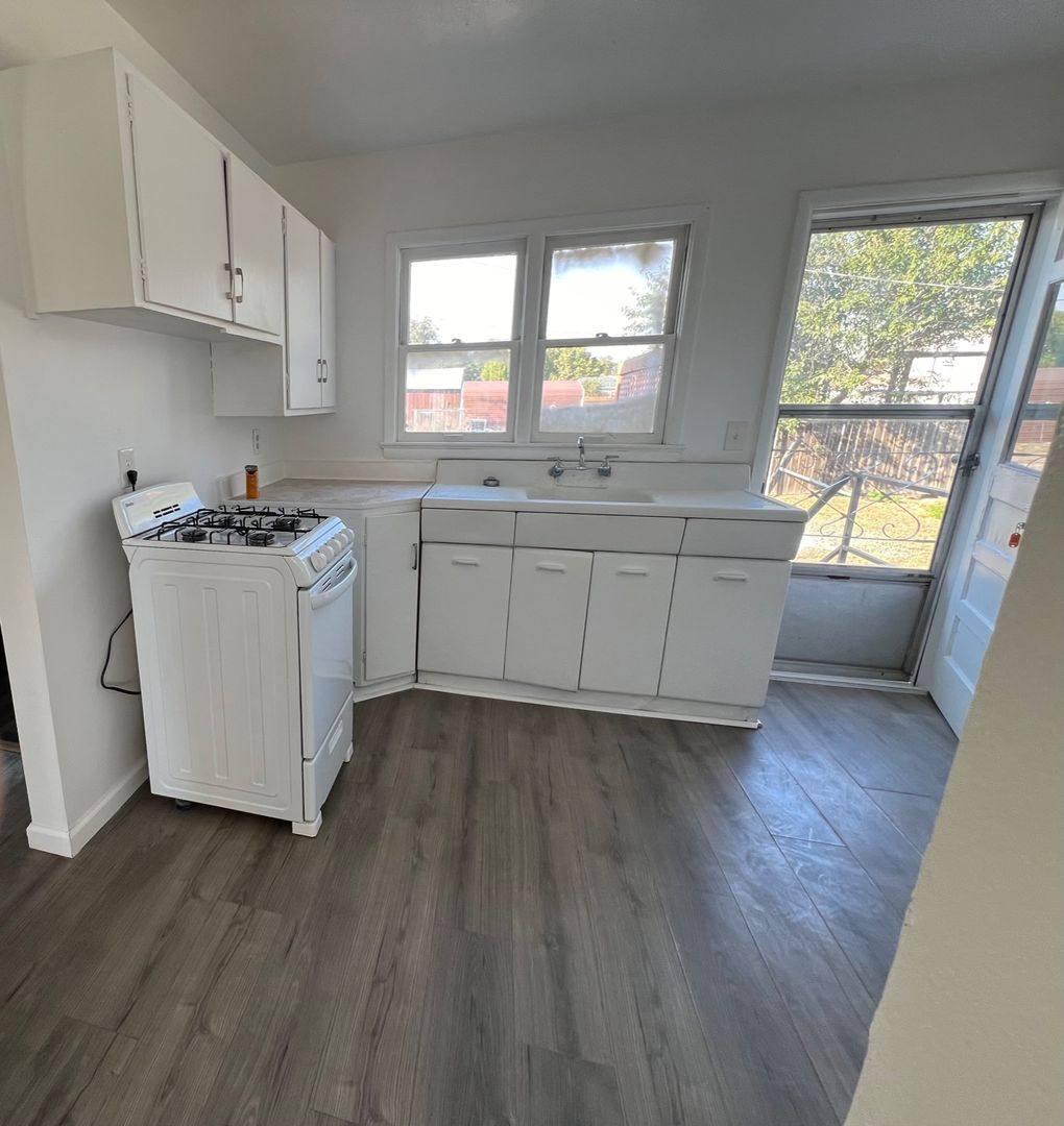 351 E 2nd Ave, Akron, CO 80720 - Apartment for Rent - Image 3
