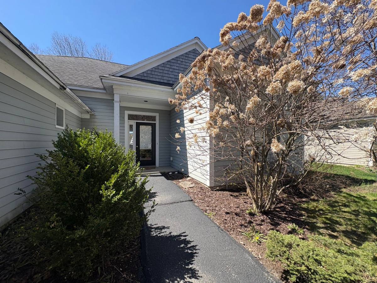 House for rent at 14 Apple Blossom Dr, West Lebanon, NH 03784