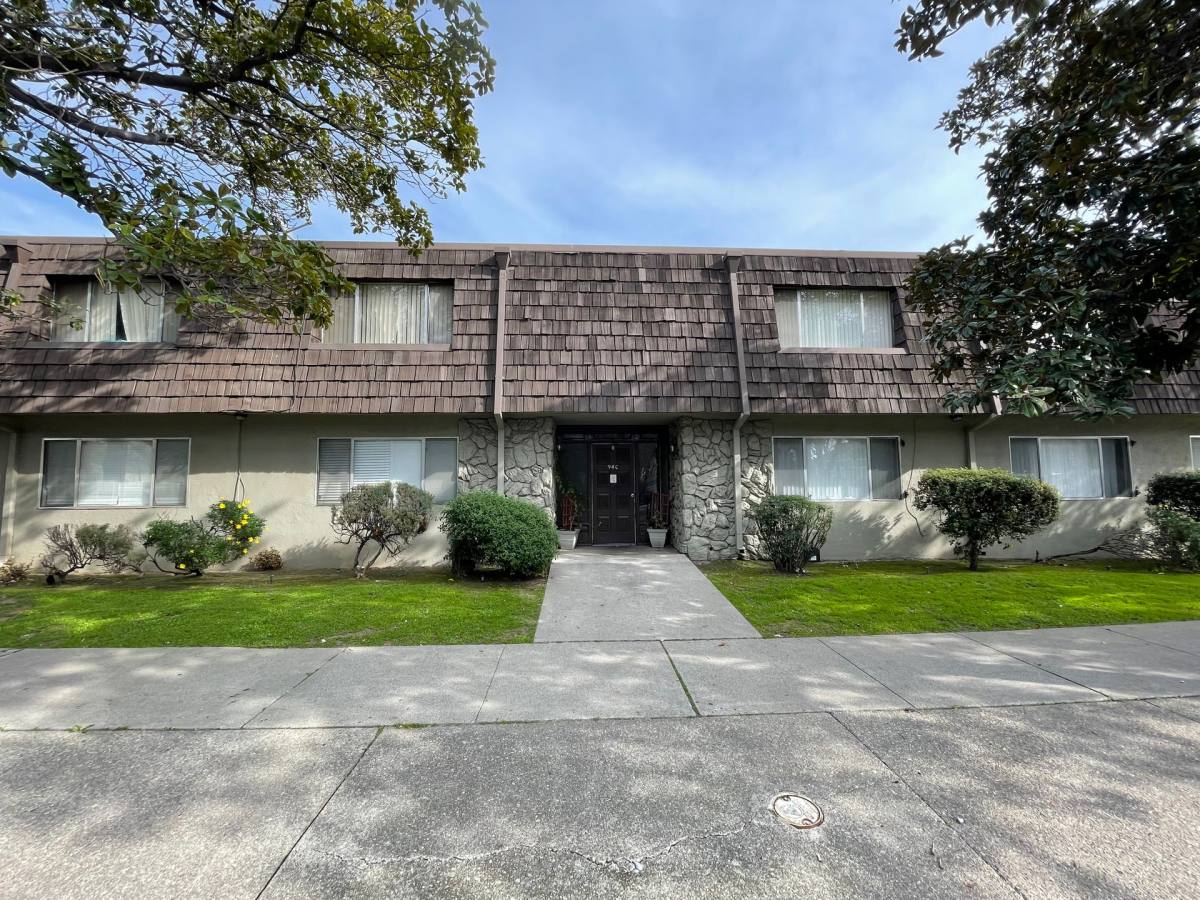 Apartment for rent at 940 N San Joaquin St, Stockton, CA 95202