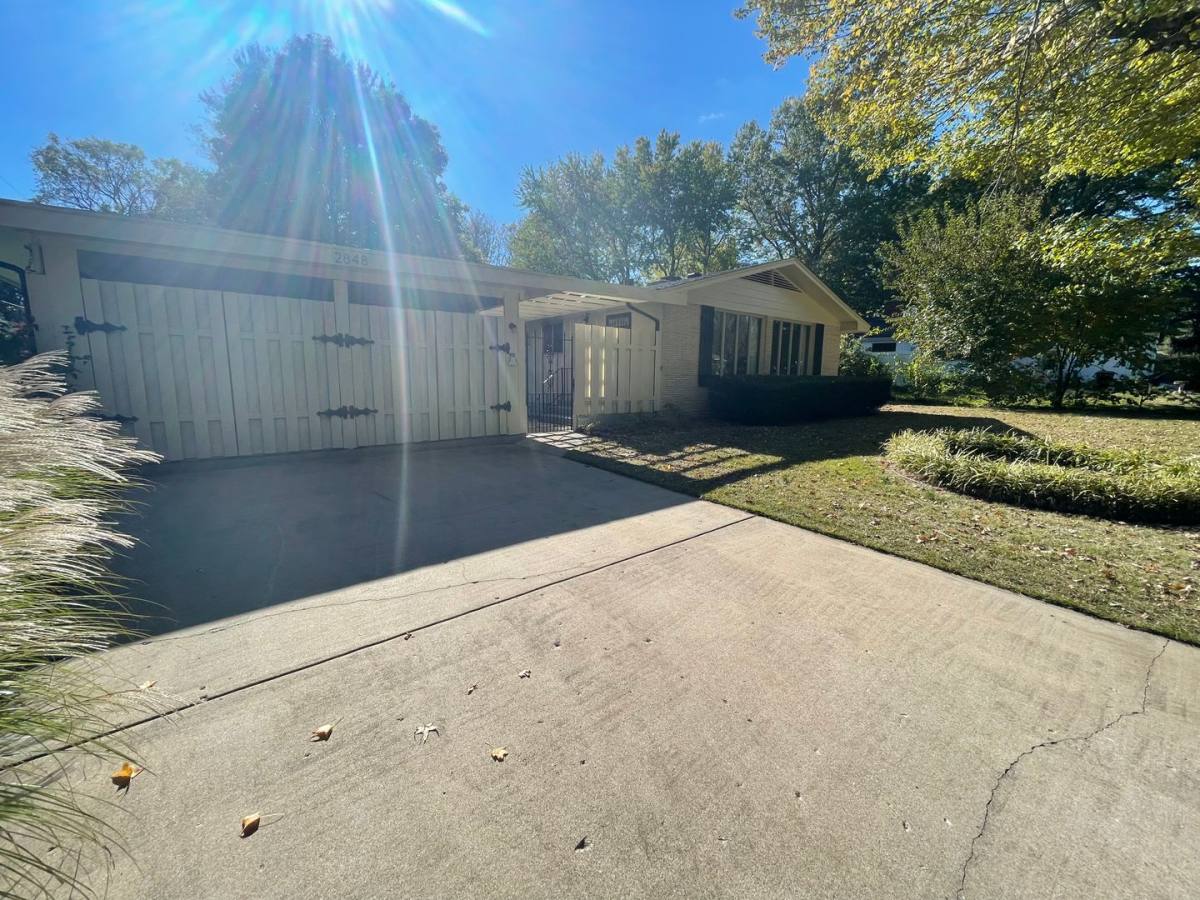 House for rent at 2848 E Eastmoor Dr, Springfield, MO 65804