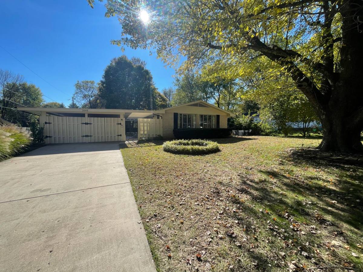 House for rent at 2848 E Eastmoor Dr, Springfield, MO 65804