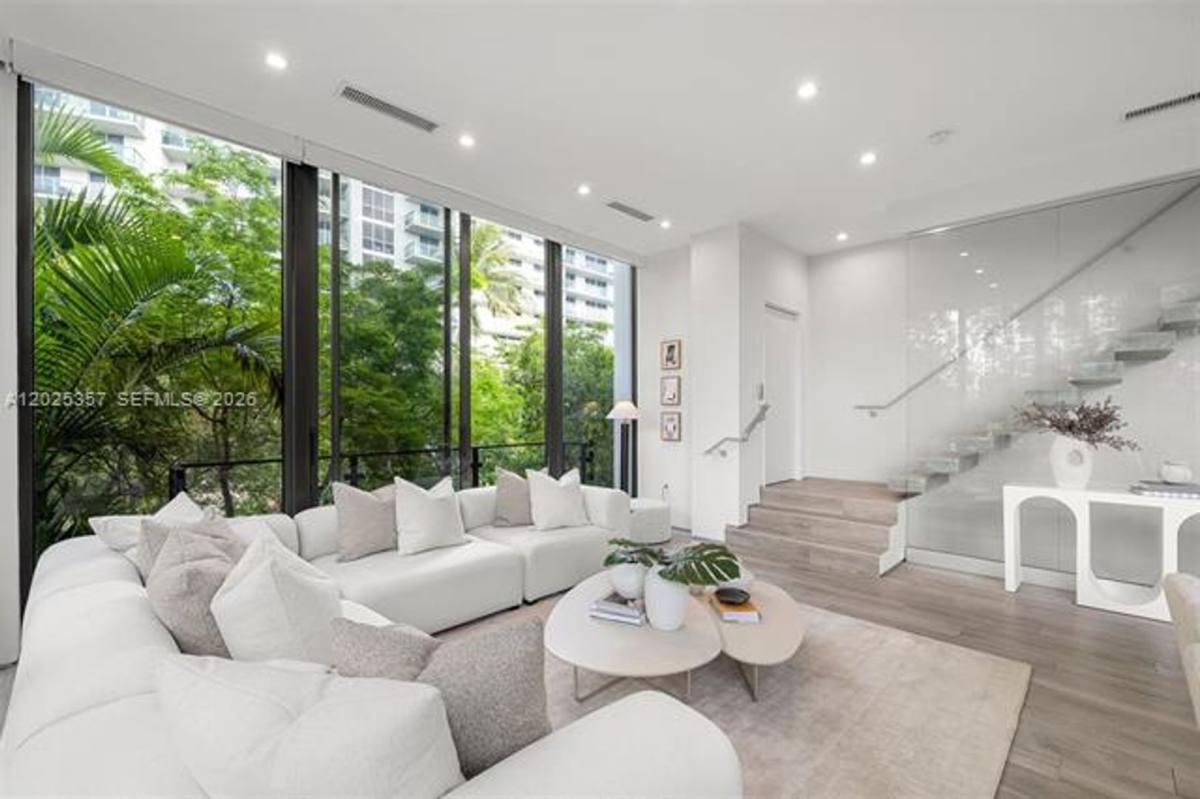 Townhouse for rent at 1525 Bay Rd, Miami Beach, FL 33139